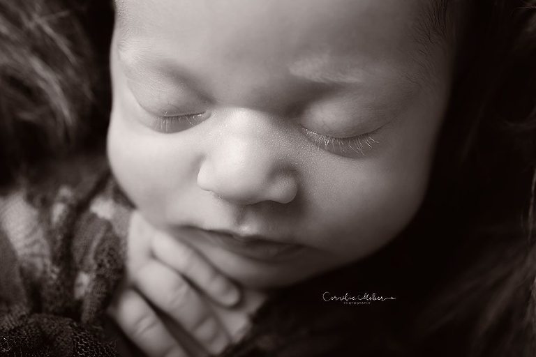 Neugeborenenshooting Neugeborene Zwillinge Neugeborenenfotografie Neugeborenenfotos newborn shooting Twins Babyfotografie Babyfotos baby photographer Babyfotograf Zug Zürich Luzern Aargau Schwyz Cornelia Moebes Photography