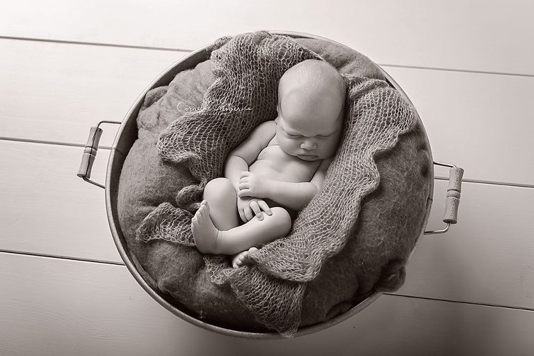 Neugeborenenshooting Neugeborenenfotografie Neugeborenenfotos newborn shooting Babyfotografie Babyfotos baby photographer Babyfotograf Zug Zürich Luzern Aargau Schwyz Cornelia Moebes Photography