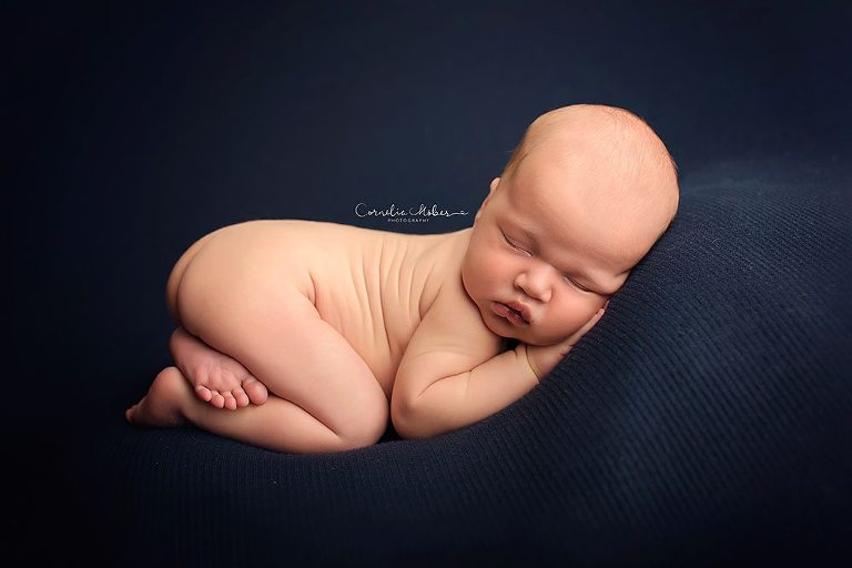 Neugeborenenshooting Neugeborenenfotografie Neugeborenenfotos newborn shooting Babyfotografie Babyfotos baby photographer Babyfotograf Zug Zürich Luzern Aargau Schwyz Cornelia Moebes Photography