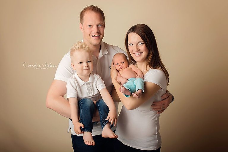 Neugeborenenshooting Neugeborenenfotografie Neugeborenenfotos newborn shooting Babyfotografie Babyfotos baby photographer Babyfotograf Zug Zürich Luzern Aargau Schwyz Cornelia Moebes Photography