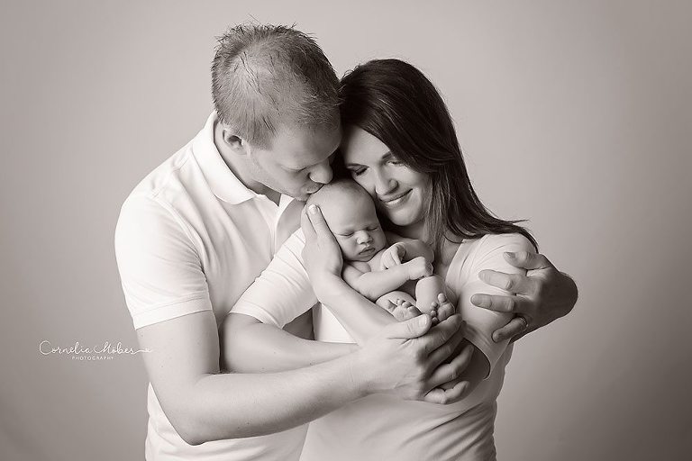 Neugeborenenshooting Neugeborenenfotografie Neugeborenenfotos newborn shooting Babyfotografie Babyfotos baby photographer Babyfotograf Zug Zürich Luzern Aargau Schwyz Cornelia Moebes Photography