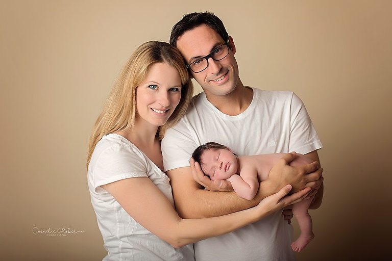 Neugeborenenshooting Neugeborenenfotografie Neugeborenenfotos newborn shooting Babyfotografie Babyfotos baby photographer Babyfotograf Zug Zürich Luzern Aargau Schwyz Cornelia Moebes Photography