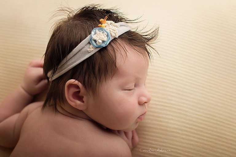 Neugeborenenshooting Neugeborenenfotografie Neugeborenenfotos newborn shooting Babyfotografie Babyfotos baby photographer Babyfotograf Zug Zürich Luzern Aargau Schwyz Cornelia Moebes Photography