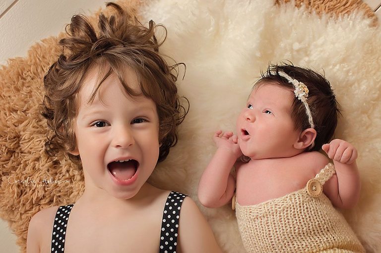 Neugeborenenshooting Neugeborenenfotografie Neugeborenenfotos newborn shooting Babyfotografie Babyfotos baby photographer Babyfotograf Zug Zürich Luzern Aargau Schwyz Cornelia Moebes Photography