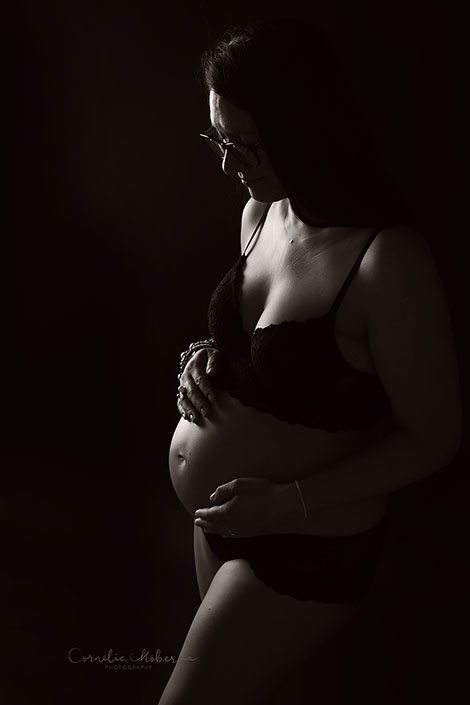 Schwangerschaftsshooting Schwangerschaftsfotografie Babybauchshooting maternity photography pregnancy newborn shooting Neugeborenenfotografie Babyfotografie Babyfotos Cornelia Moebes Photography