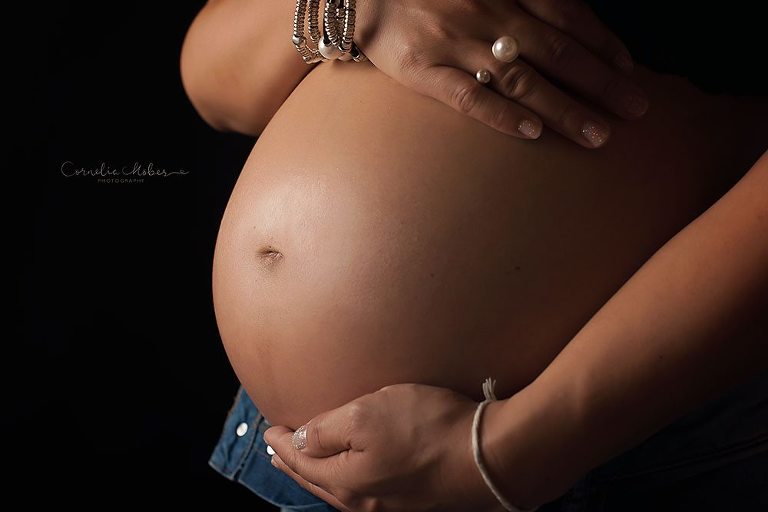 Schwangerschaftsshooting Schwangerschaftsfotografie Babybauchshooting maternity photography pregnancy newborn shooting Neugeborenenfotografie Babyfotografie Babyfotos Cornelia Moebes Photography