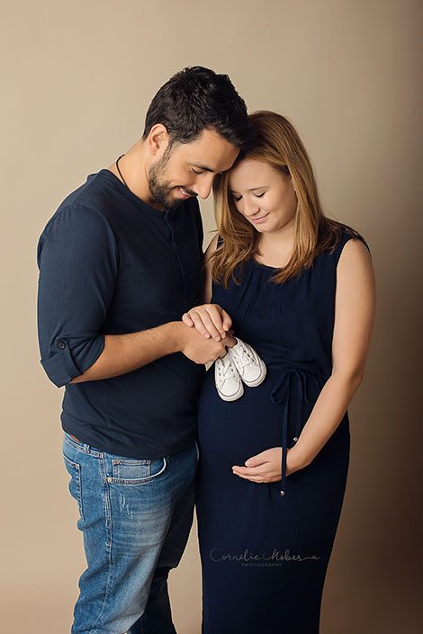 Schwangerschaftsfotografie, Schwangerschaftsfotografie Zug, Schwangerschaftsfotografie Zürich, Schwangerschaftsfotografie Luzern, Schwangerschaftsfotografie Aargau, Schwangerschaftsfotografie Schwyz, Schwangerschaftsfotografie Schweiz Schwangerschaftsfotos, Babybauch Shooting, Maternity Photographer,