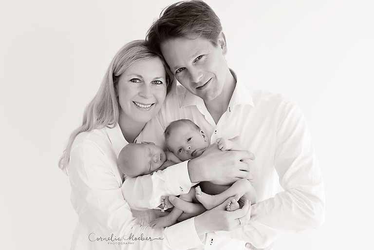 Zwillingsshooting Neugeborenenshooting newbornshooting Neugeborenenfotografie Babyfotografie Cornelia Moebes Photography