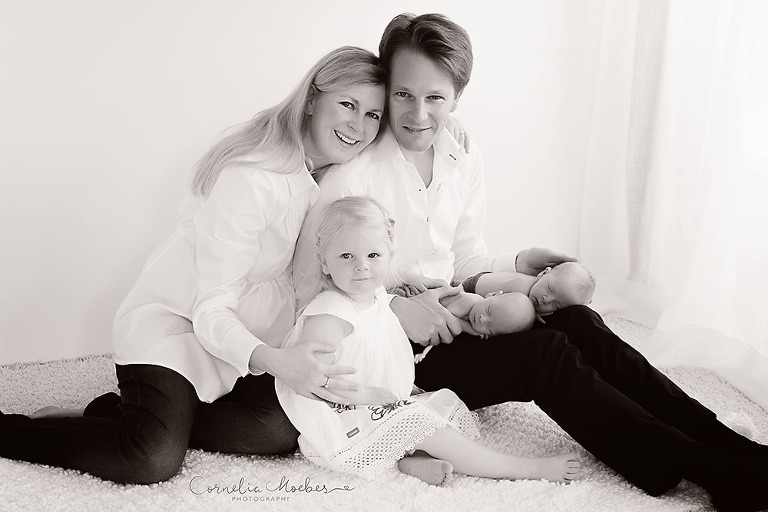 Zwillingsshooting Neugeborenenshooting newbornshooting Neugeborenenfotografie Babyfotografie Cornelia Moebes Photography