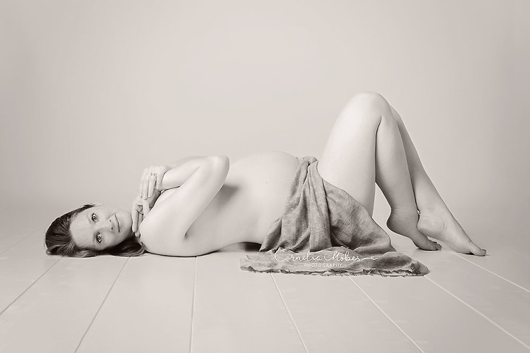 Schwangerschaftsfotografie Babybauchshooting Schwangerschaftsshooting Neugeborenenfotos newbornshooting Babyfotografie Cornelia Moebes Fotografie
