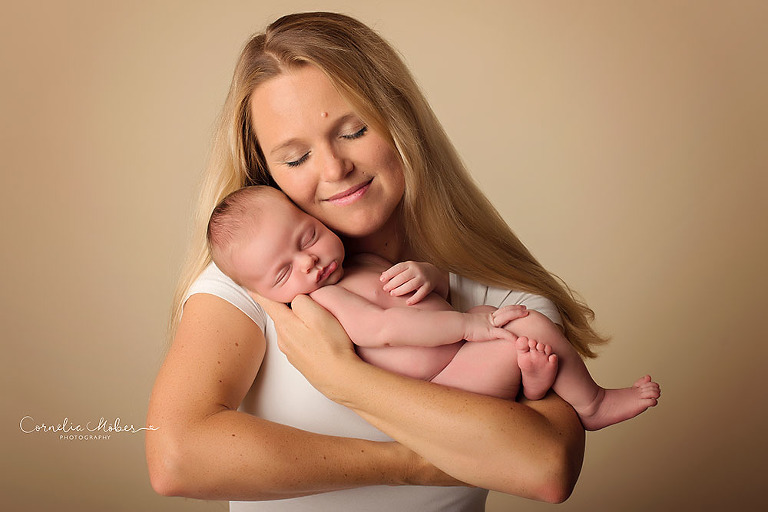 Neugeborenenfotografie newbornshooting Babyfotografie Neugeborenenshooting Babyfotograf Cornelia Moebes Photography