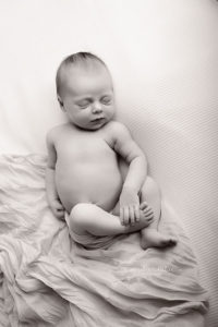 Neugeborenenfotografie newbornshooting Babyfotografie Neugeborenenshooting Babyfotograf Cornelia Moebes Photography