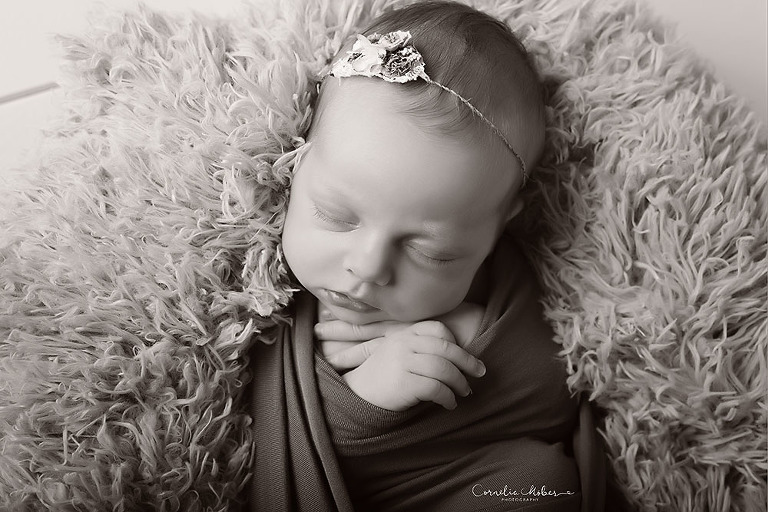 Neugeborenenfotografie newbornshooting Babyfotografie Neugeborenenshooting Babyfotograf Cornelia Moebes Photography