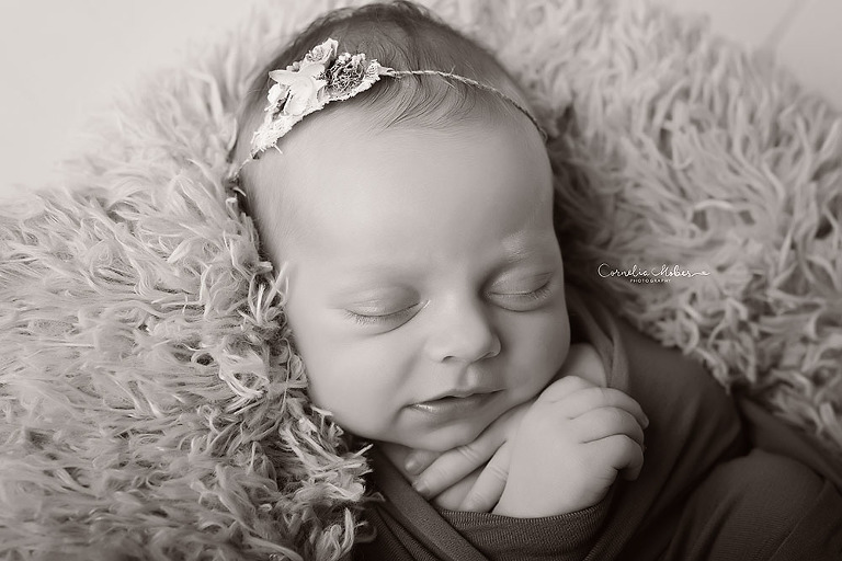 Neugeborenenfotografie newbornshooting Babyfotografie Neugeborenenshooting Babyfotograf Cornelia Moebes Photography