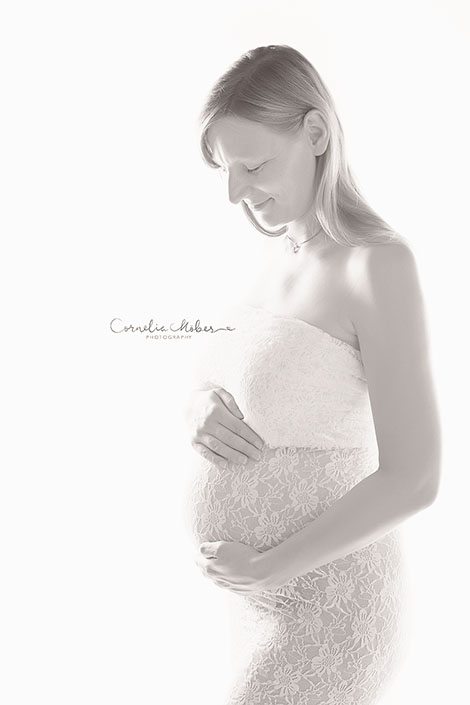 Schwangerschaftsfotografie Babybauchshooting Schwangerschaftsshooting Neugeborenenfotos newbornshooting Babyfotografie Cornelia Moebes Fotografie