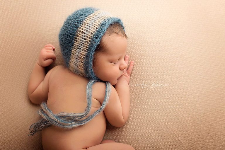 Neugeborenenbilder Neugeborenenshooting Neugeborenenfotografie newbornphotography newborn shooting Babyfotografie Babyfotograf Zug Zürich Luzern Aargau Schwyz Cornelia Moebes Photography