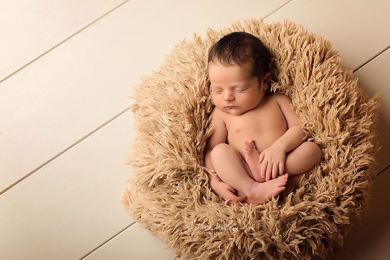 Neugeborenenbilder Neugeborenenshooting Neugeborenenfotografie newbornphotography newborn shooting Babyfotografie Babyfotograf Zug Zürich Luzern Aargau Schwyz Cornelia Moebes Photography