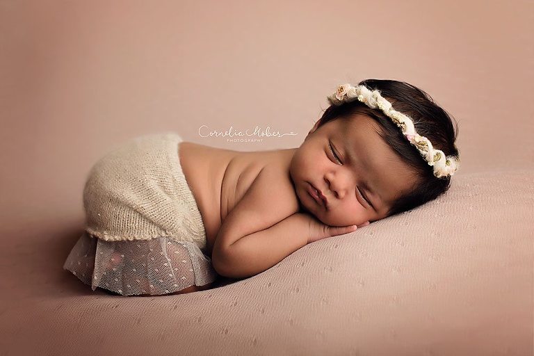 Neugeborenenshooting Neugeborenenfotos Neugeborenenfotografie NewbornShooting Newborn Babyfotografie Baby Photographer Cornelia Moebes Photography