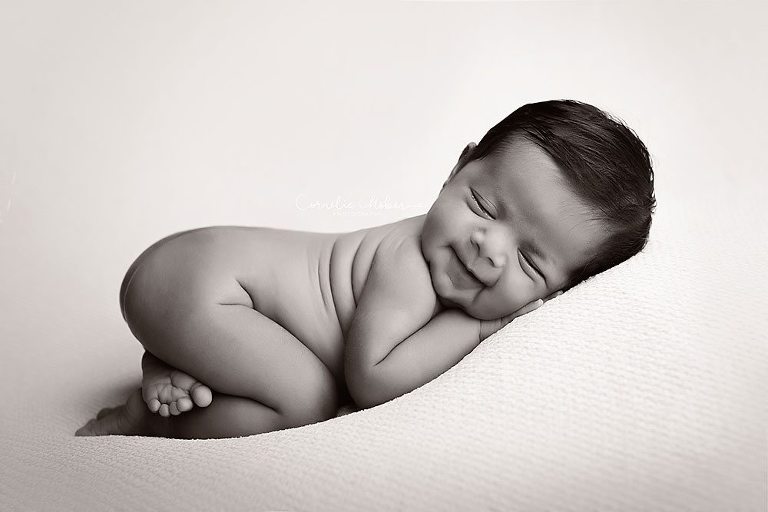 Neugeborenenshooting Neugeborenenfotos Neugeborenenfotografie NewbornShooting Newborn Babyfotografie Baby Photographer Cornelia Moebes Photography