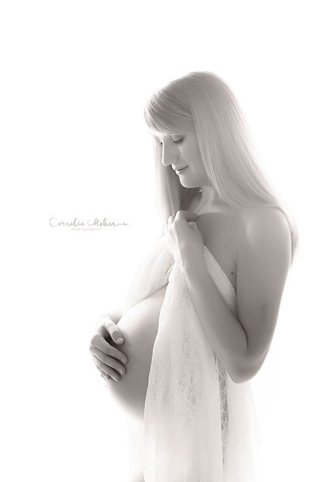 Schwangerschaftsfotografie Babybauchshooting Schwangerschaftsshooting Neugeborenenfotos newbornshooting Babyfotografie Cornelia Moebes Fotografie