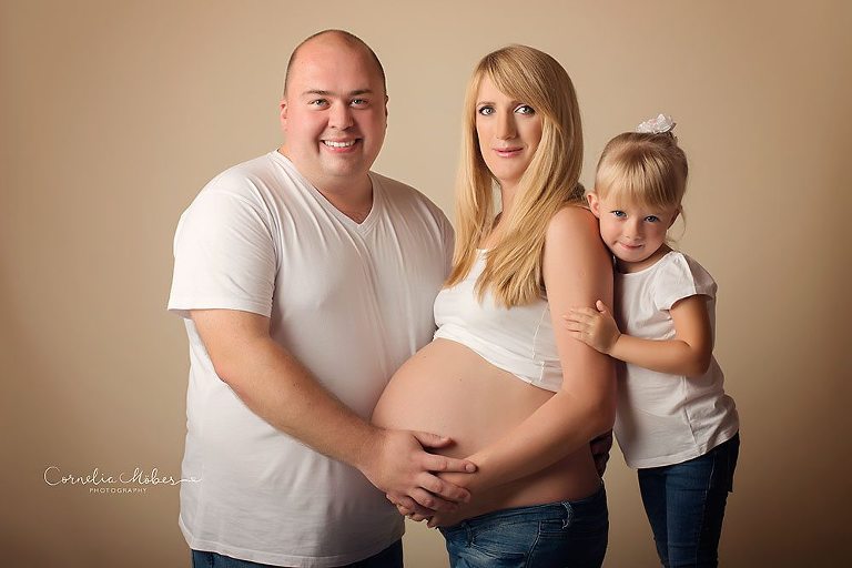 Schwangerschaftsfotografie Babybauchshooting Schwangerschaftsshooting Neugeborenenfotos newbornshooting Babyfotografie Cornelia Moebes Fotografie