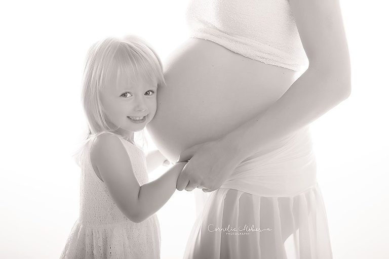 Schwangerschaftsfotografie Babybauchshooting Schwangerschaftsshooting Neugeborenenfotos newbornshooting Babyfotografie Cornelia Moebes Fotografie