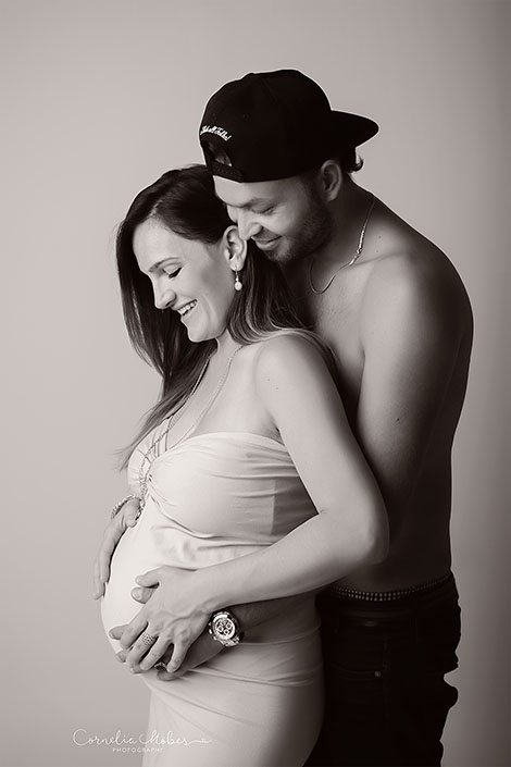 Schwangerschaftsfotografie Babybauchshooting Schwangerschaftsshooting Neugeborenenfotos newbornshooting Babyfotografie Cornelia Moebes Fotografie