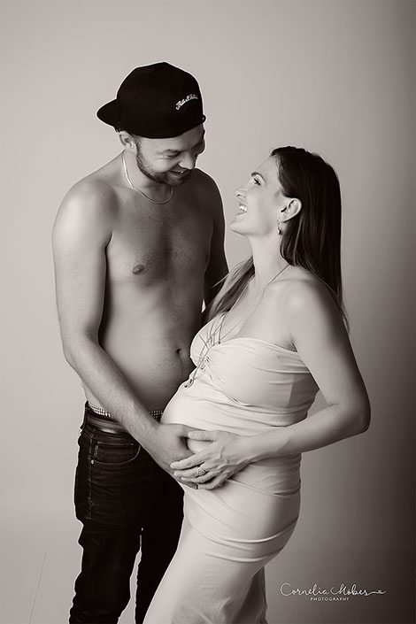 Schwangerschaftsfotografie Babybauchshooting Schwangerschaftsshooting Neugeborenenfotos newbornshooting Babyfotografie Cornelia Moebes Fotografie
