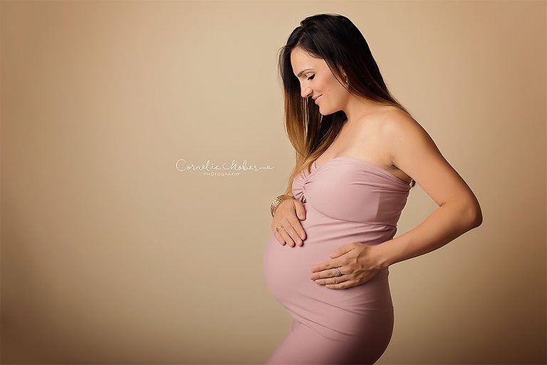 Schwangerschaftsfotografie Babybauchshooting Schwangerschaftsshooting Neugeborenenfotos newbornshooting Babyfotografie Cornelia Moebes Fotografie