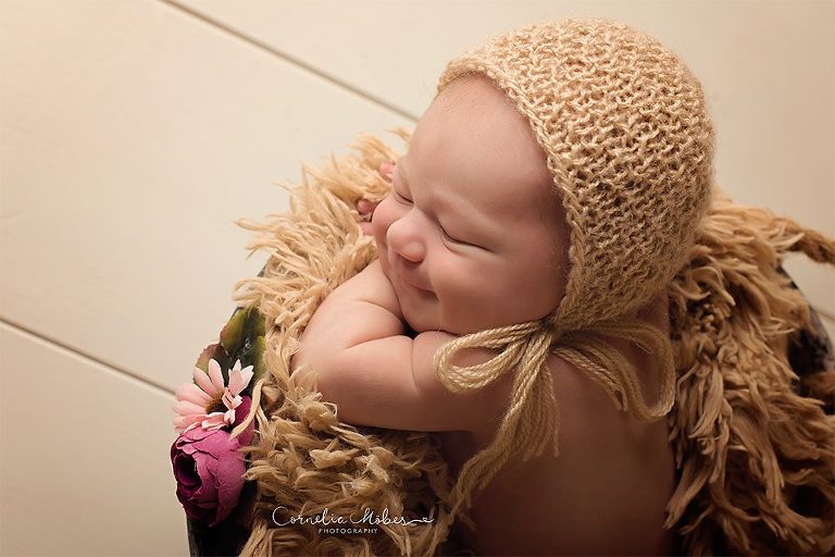 Neugeborenenbilder Neugeborenenshooting Neugeborenenfotografie newbornphotography newborn shooting Babyfotografie Babyfotograf Zug Zürich Luzern Aargau Schwyz Cornelia Moebes Photography