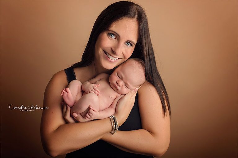 Neugeborenenbilder Neugeborenenshooting Neugeborenenfotografie newbornphotography newborn shooting Babyfotografie Babyfotograf Zug Zürich Luzern Aargau Schwyz Cornelia Moebes Photography