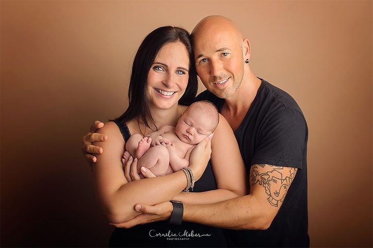 Neugeborenenbilder Neugeborenenshooting Neugeborenenfotografie newbornphotography newborn shooting Babyfotografie Babyfotograf Zug Zürich Luzern Aargau Schwyz Cornelia Moebes Photography