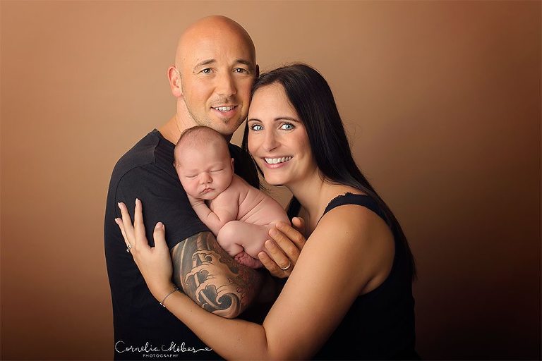 Neugeborenenbilder Neugeborenenshooting Neugeborenenfotografie newbornphotography newborn shooting Babyfotografie Babyfotograf Zug Zürich Luzern Aargau Schwyz Cornelia Moebes Photography