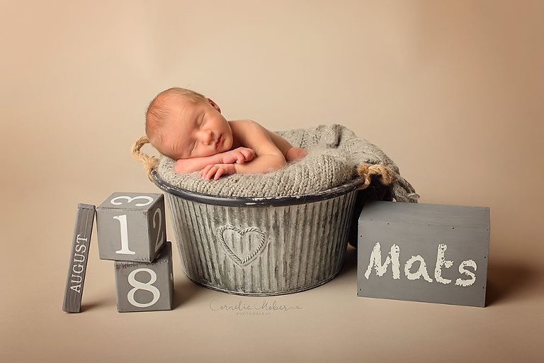 Neugeborenenbilder Neugeborenenshooting Neugeborenenfotografie newbornphotography newborn shooting Babyfotografie Babyfotograf Zug Zürich Luzern Aargau Schwyz Cornelia Moebes Photography