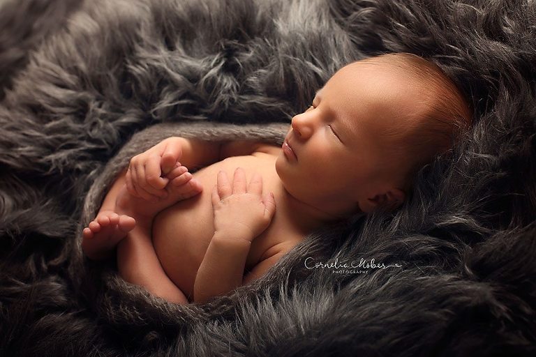 Neugeborenenbilder Neugeborenenshooting Neugeborenenfotografie newbornphotography newborn shooting Babyfotografie Babyfotograf Zug Zürich Luzern Aargau Schwyz Cornelia Moebes Photography