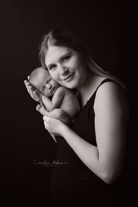 Neugeborenenbilder Neugeborenenshooting Neugeborenenfotografie newbornphotography newborn shooting Babyfotografie Babyfotograf Zug Zürich Luzern Aargau Schwyz Cornelia Moebes Photography