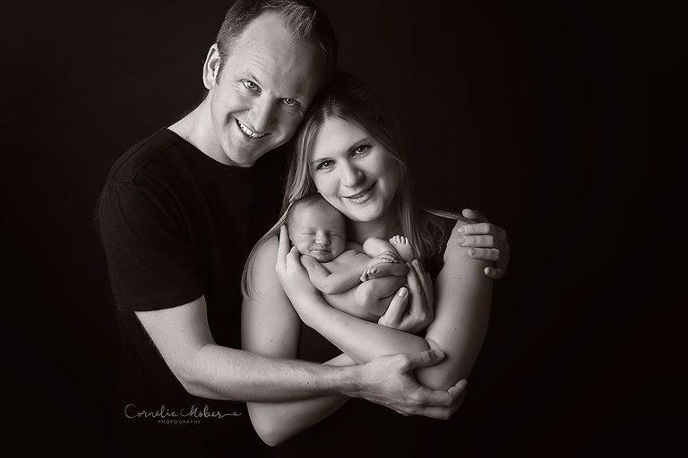 Neugeborenenbilder Neugeborenenshooting Neugeborenenfotografie newbornphotography newborn shooting Babyfotografie Babyfotograf Zug Zürich Luzern Aargau Schwyz Cornelia Moebes Photography