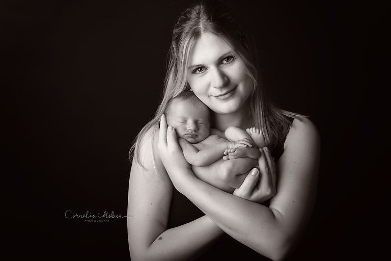 Neugeborenenbilder Neugeborenenshooting Neugeborenenfotografie newbornphotography newborn shooting Babyfotografie Babyfotograf Zug Zürich Luzern Aargau Schwyz Cornelia Moebes Photography