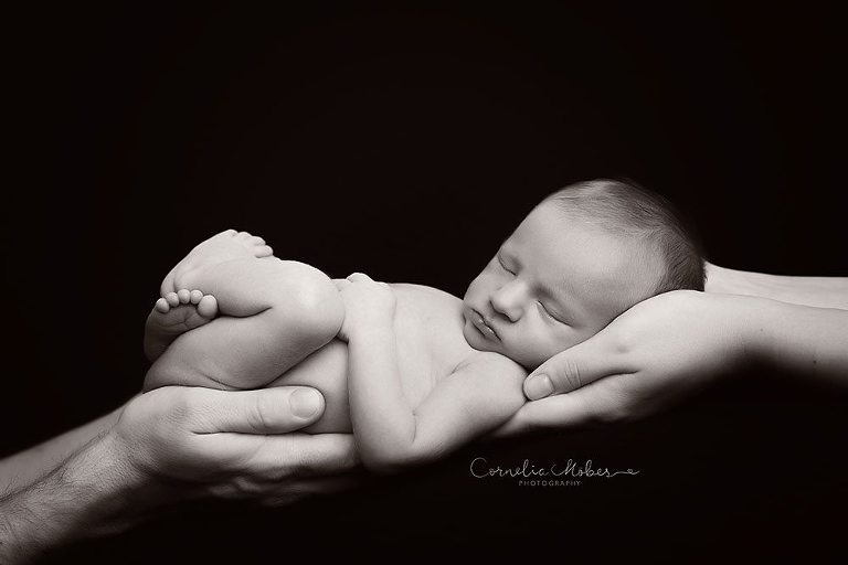 Neugeborenenbilder Neugeborenenshooting Neugeborenenfotografie newbornphotography newborn shooting Babyfotografie Babyfotograf Zug Zürich Luzern Aargau Schwyz Cornelia Moebes Photography