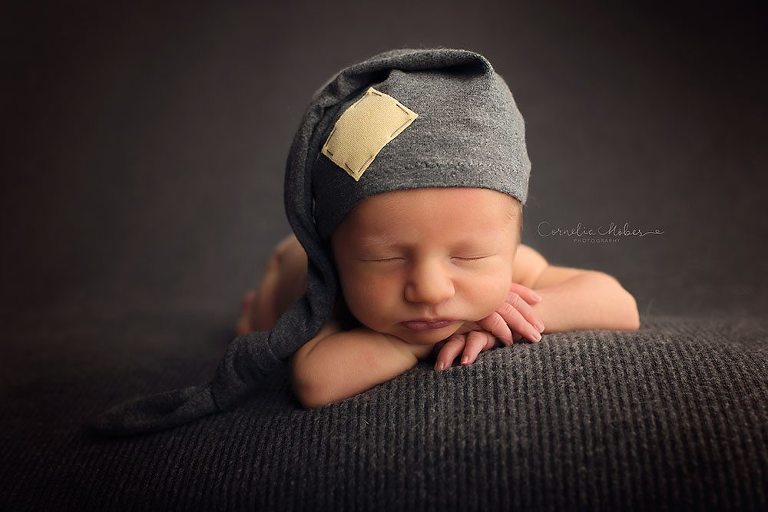 Neugeborenenbilder Neugeborenenshooting Neugeborenenfotografie newbornphotography newborn shooting Babyfotografie Babyfotograf Zug Zürich Luzern Aargau Schwyz Cornelia Moebes Photography