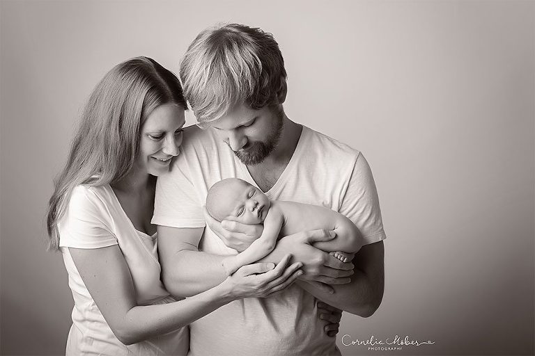 Neugeborenenbilder Neugeborenenshooting Neugeborenenfotografie newbornphotography newborn shooting Babyfotografie Babyfotograf Zug Zürich Luzern Aargau Schwyz Cornelia Moebes Photography