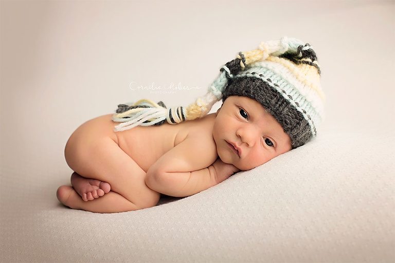 Neugeborenenbilder Neugeborenenshooting Neugeborenenfotografie newbornphotography newborn shooting Babyfotografie Babyfotograf Zug Zürich Luzern Aargau Schwyz Cornelia Moebes Photography