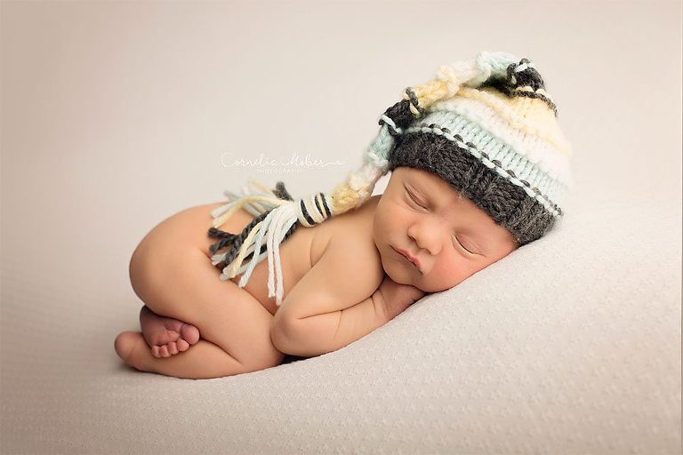 Neugeborenenbilder Neugeborenenshooting Neugeborenenfotografie newbornphotography newborn shooting Babyfotografie Babyfotograf Zug Zürich Luzern Aargau Schwyz Cornelia Moebes Photography