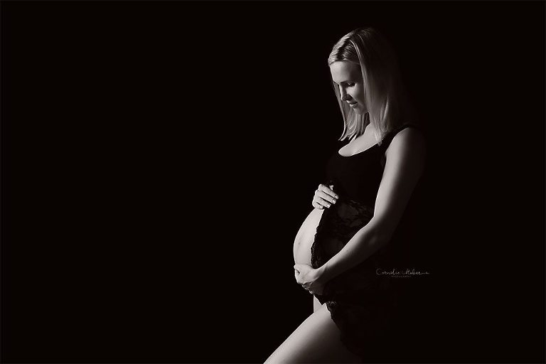 Schwangerschaftsfotografie Babybauchshooting Schwangerschaftsshooting Neugeborenenfotos newbornshooting Babyfotografie Cornelia Moebes Fotografie
