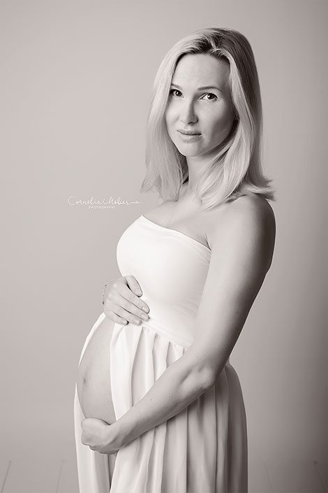 Schwangerschaftsfotografie Babybauchshooting Schwangerschaftsshooting Neugeborenenfotos newbornshooting Babyfotografie Cornelia Moebes Fotografie