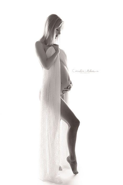 Schwangerschaftsfotografie Babybauchshooting Schwangerschaftsshooting Neugeborenenfotos newbornshooting Babyfotografie Cornelia Moebes Fotografie
