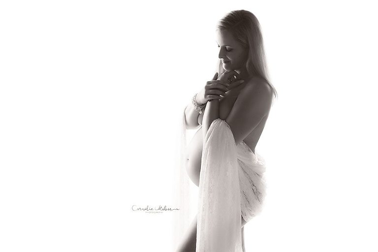 Schwangerschaftsfotografie Babybauchshooting Schwangerschaftsshooting Neugeborenenfotos newbornshooting Babyfotografie Cornelia Moebes Fotografie
