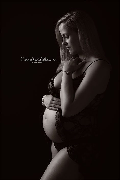 Schwangerschaftsfotografie Babybauchshooting Schwangerschaftsshooting Neugeborenenfotos newbornshooting Babyfotografie Cornelia Moebes Fotografie