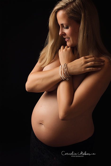 Schwangerschaftsfotografie Babybauchshooting Schwangerschaftsshooting Neugeborenenfotos newbornshooting Babyfotografie Cornelia Moebes Fotografie