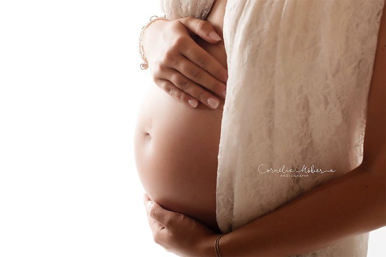 Schwangerschaftsfotografie Babybauchshooting Schwangerschaftsshooting Neugeborenenfotos newbornshooting Babyfotografie Cornelia Moebes Fotografie